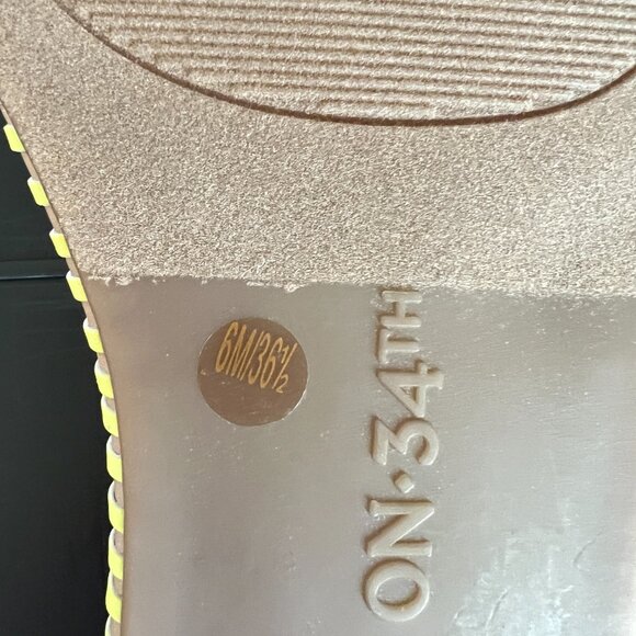 NEW On 34th Women’s Mansi Beaded H-Band Flat Sandals Sz 6 - Picture 4 of 5